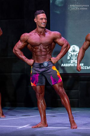 MEN'S PHYSIQUE 174